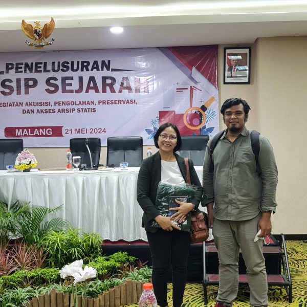 penelusuran arsip sejarah